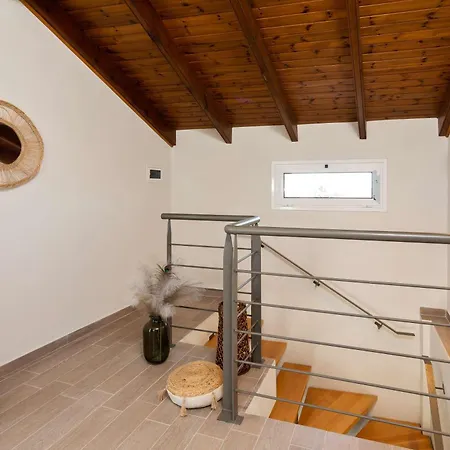 בית נופש Emilia's House *