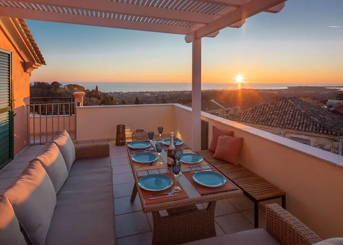 Emilia's House Tatil Evi *